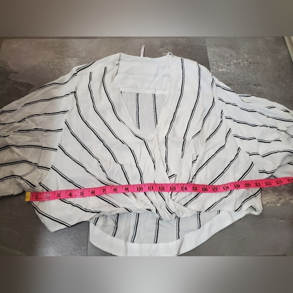 Free People Striped White and Black Women's Crop Top. Crossed Front. Oversized S - Picture 3 of 8